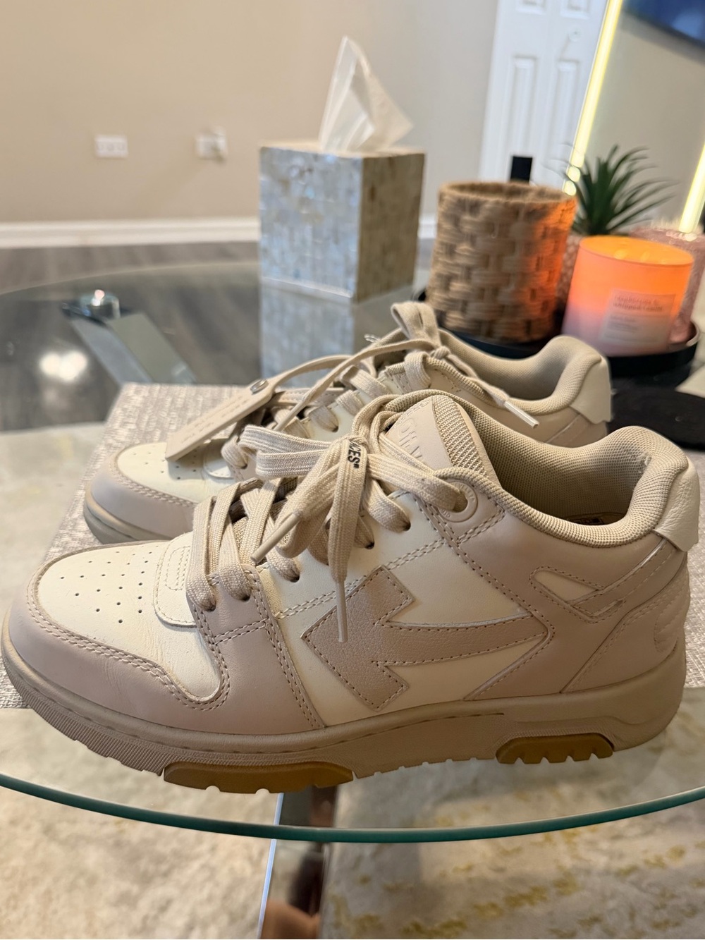 OFF-WHITE
White & Beige Out Of Office Sneakers